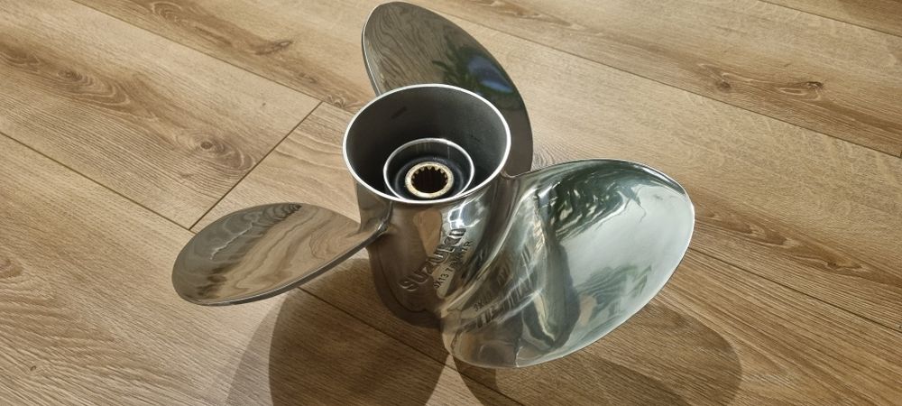 Śruba napędowa SUZUKI stalowa 3X13 7/8X17R (oryginał)