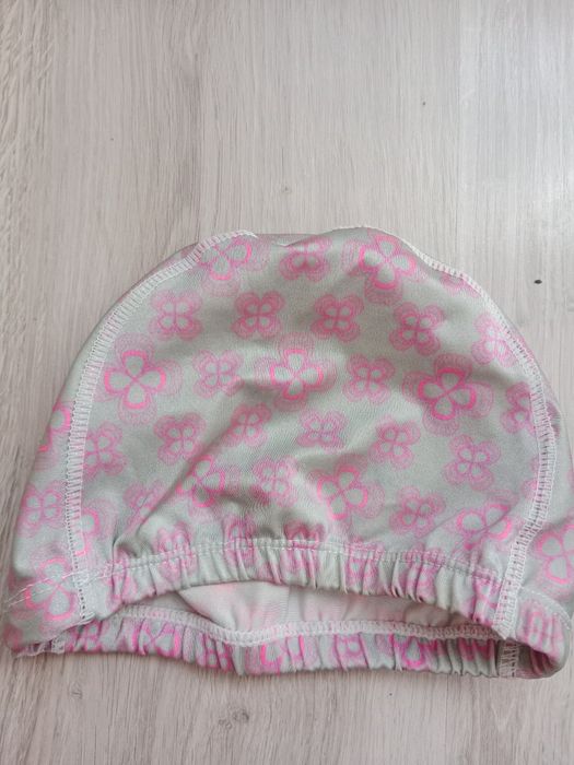 Dziewczęcy czepek na głowę