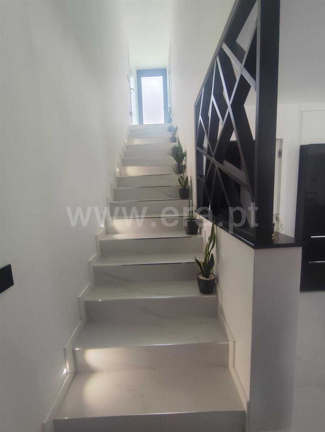Moradia T4 de Luxo com Piscina