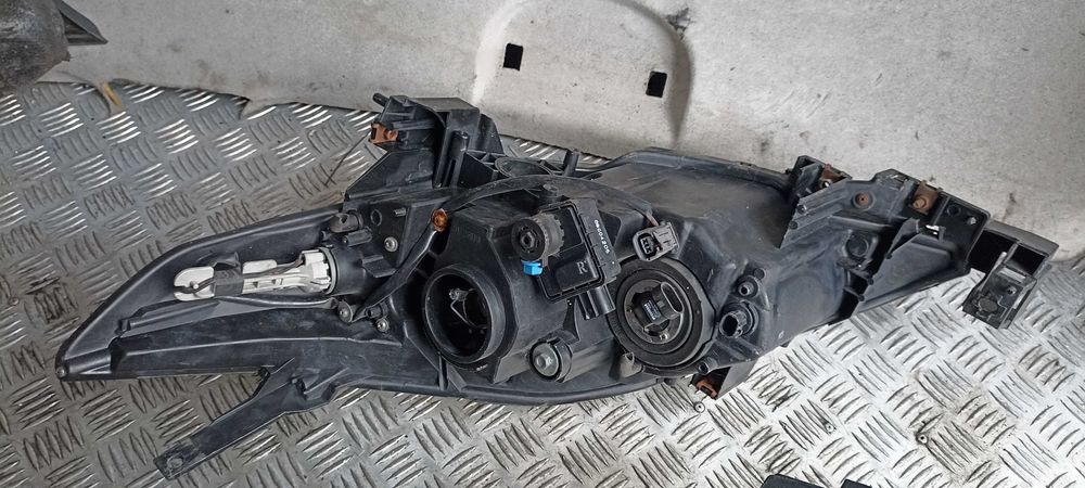lampa przednia przód lampy mazda 5