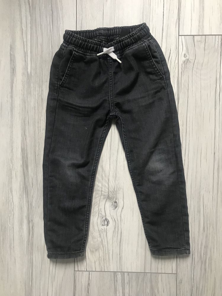 Czarne spodnie jeansowe H&M joggersy 110, 4-5 lat