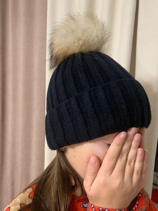 Шапка дитяча  натуральним пампоном