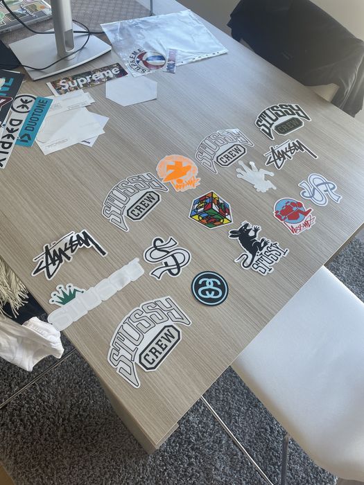Autocolantes Stussy e Supreme
