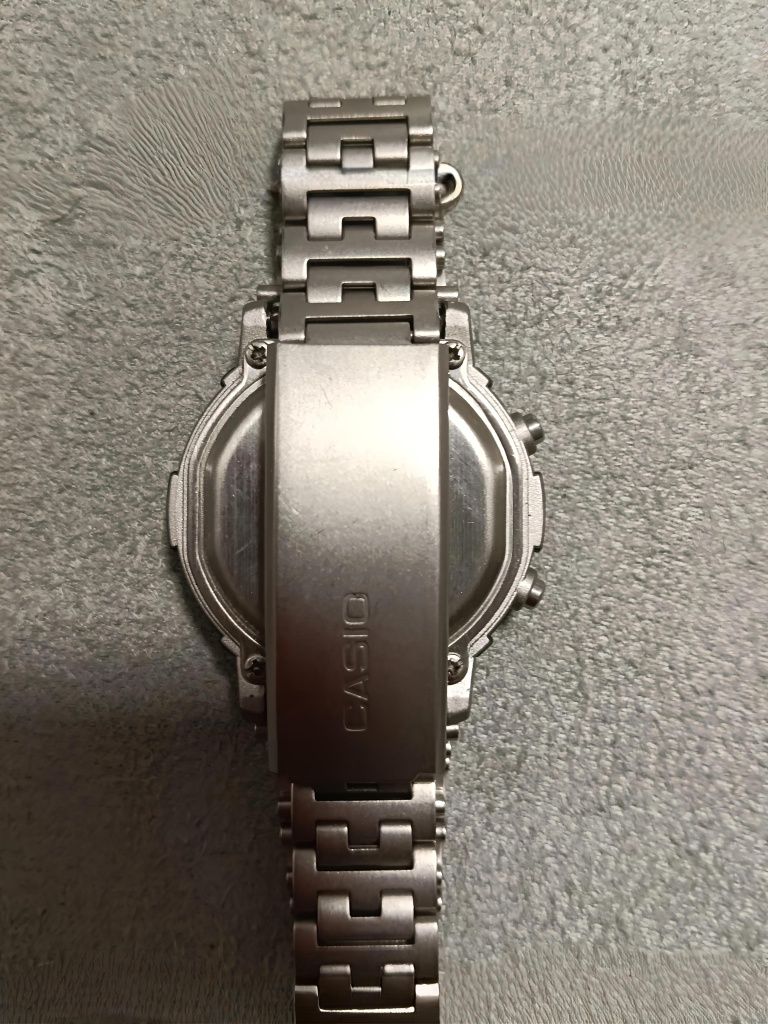 RELÓGIO CASIO LW-23H módulo1818, caixa com 3,4 x 3,8 cm,