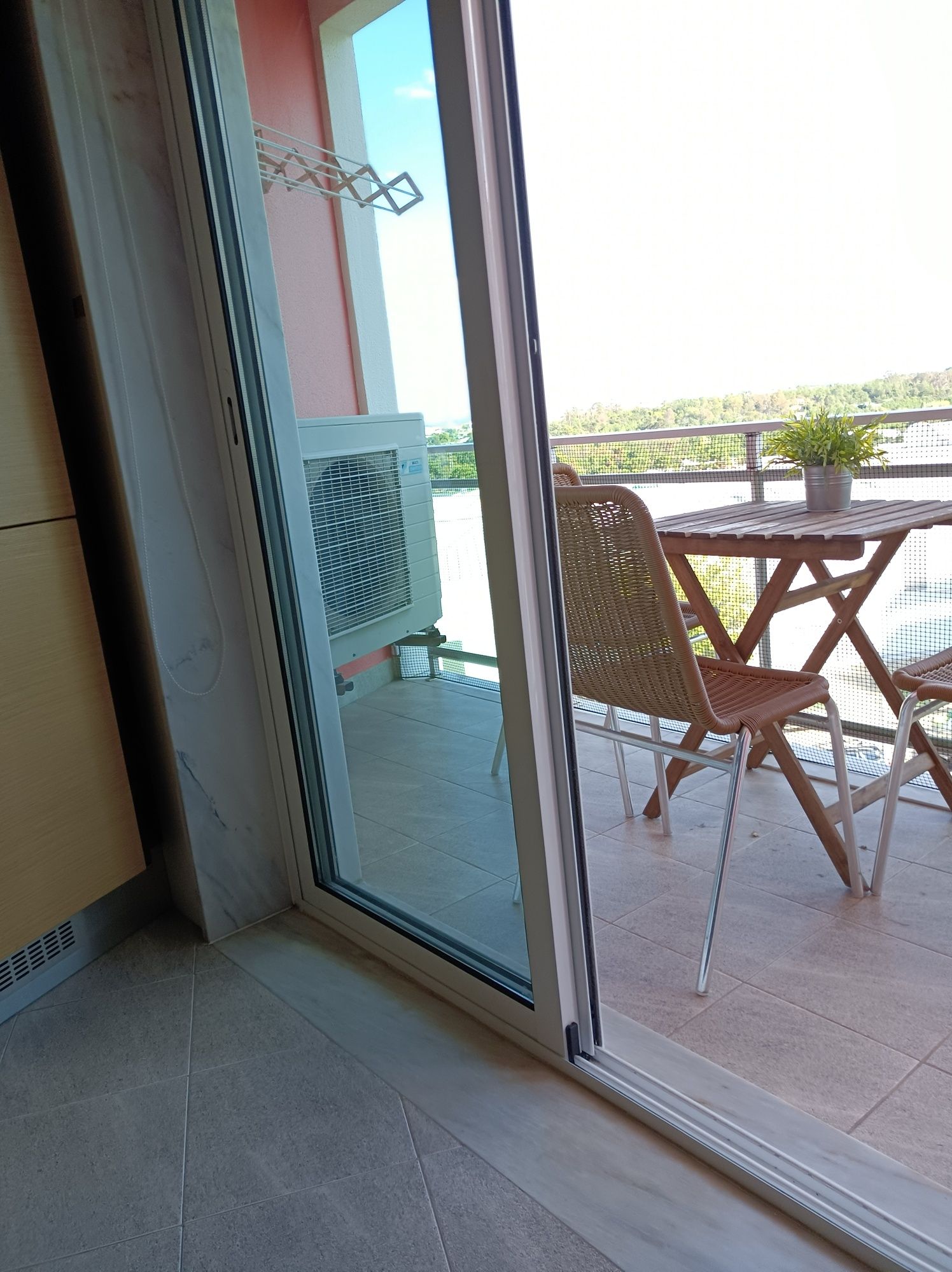 Apartamento Particular T2 com garagem e arrecadação