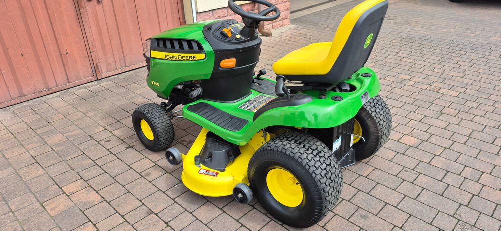 kosiarka traktorek john deere e140 jak nowy