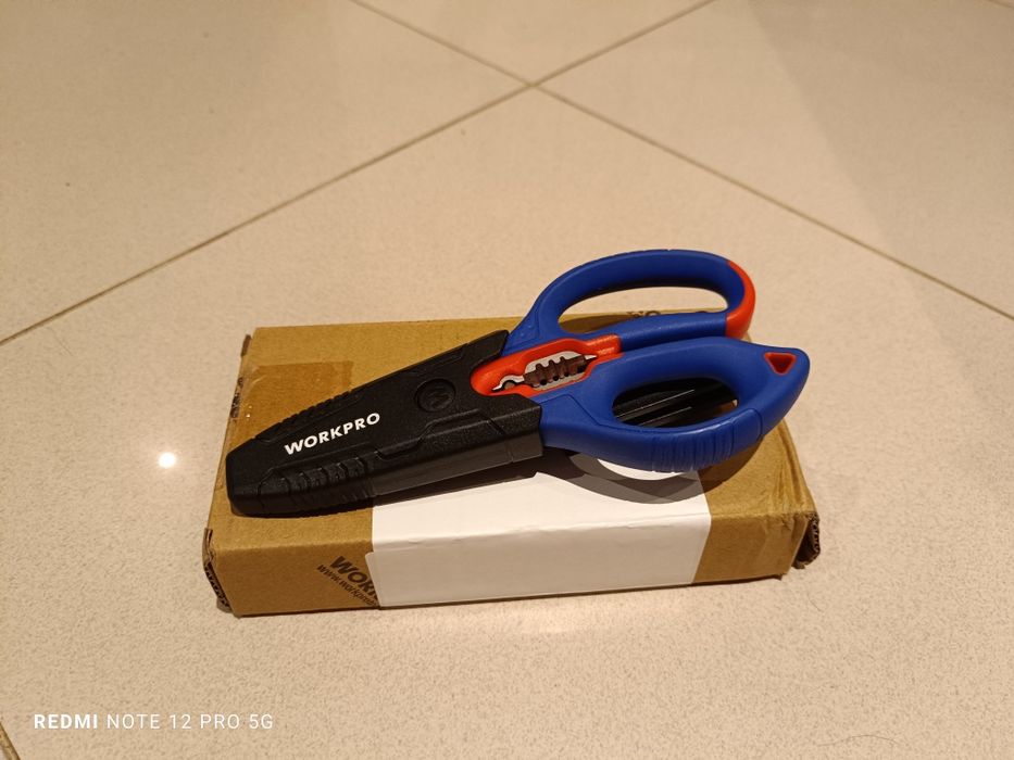 Tesoura para eletricista Novo
