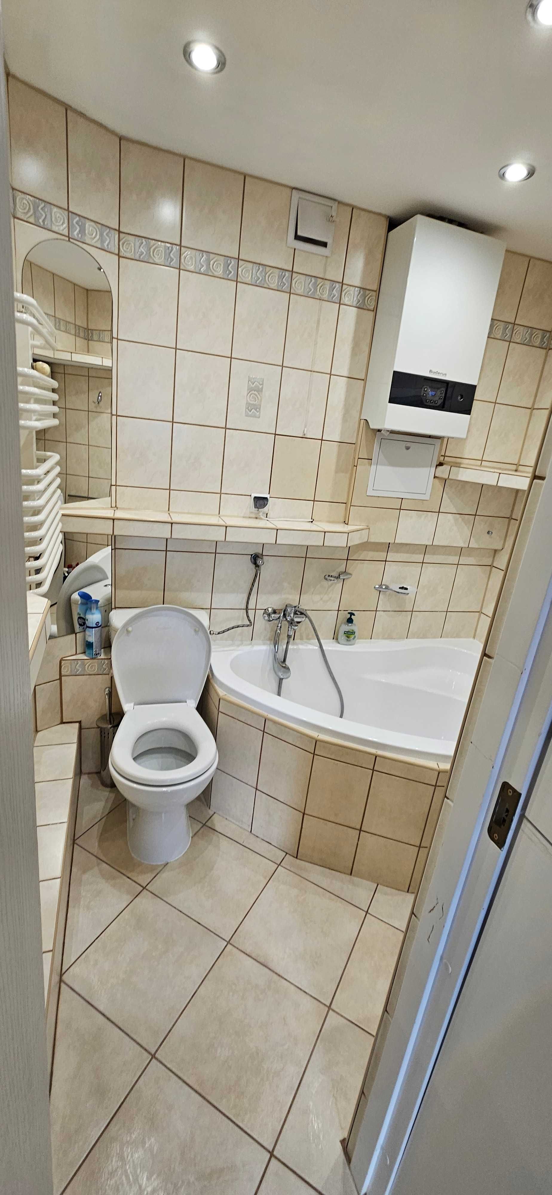 Wynajmę umeblowane  mieszkanie 3 pokojowe + piwnica w Centrum Sobótki