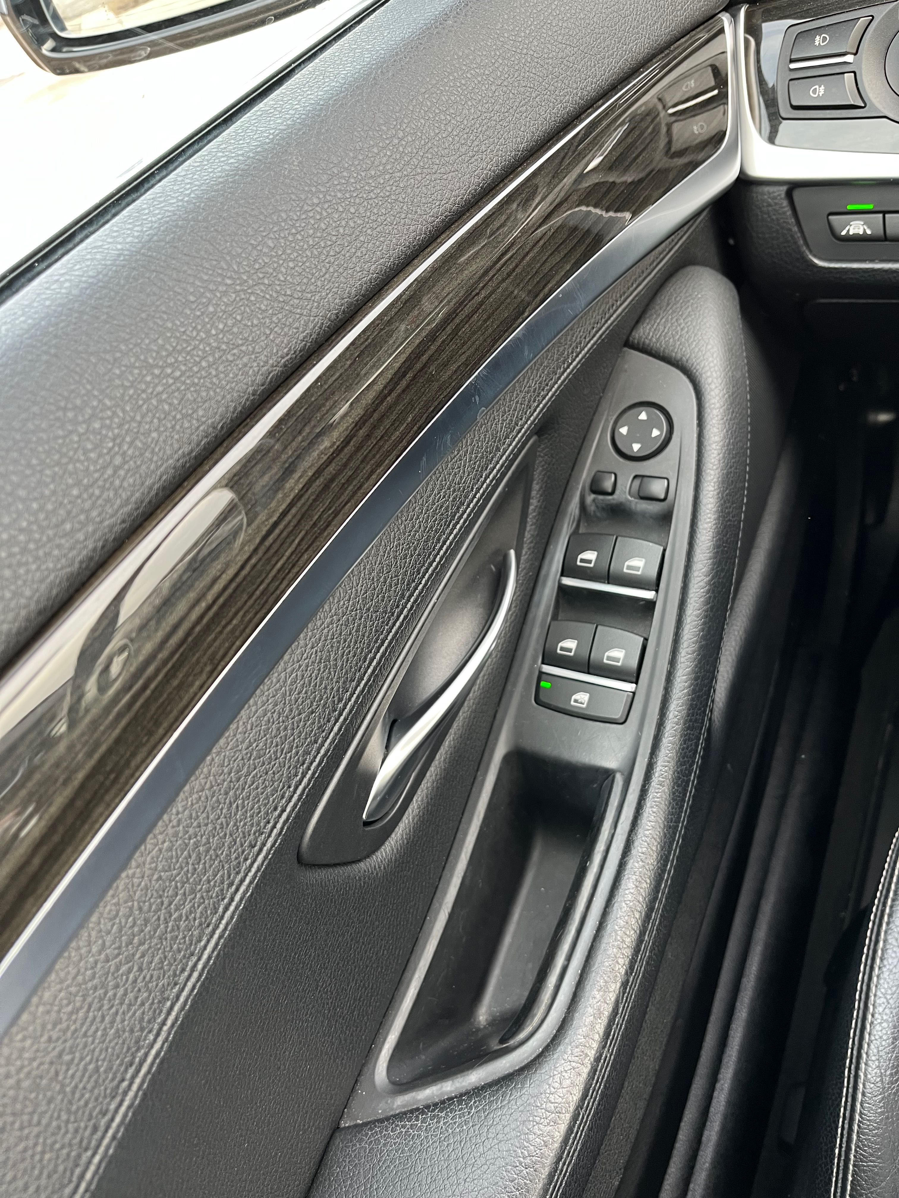 BMW 5 комплектації luxury