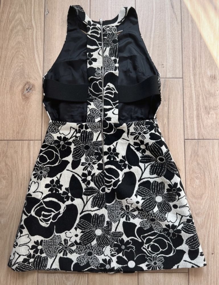Sukienka Zara NOWA - otwarte plecy - mini rozmiar M