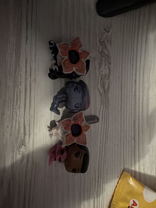 Продам іграшки з кіндера