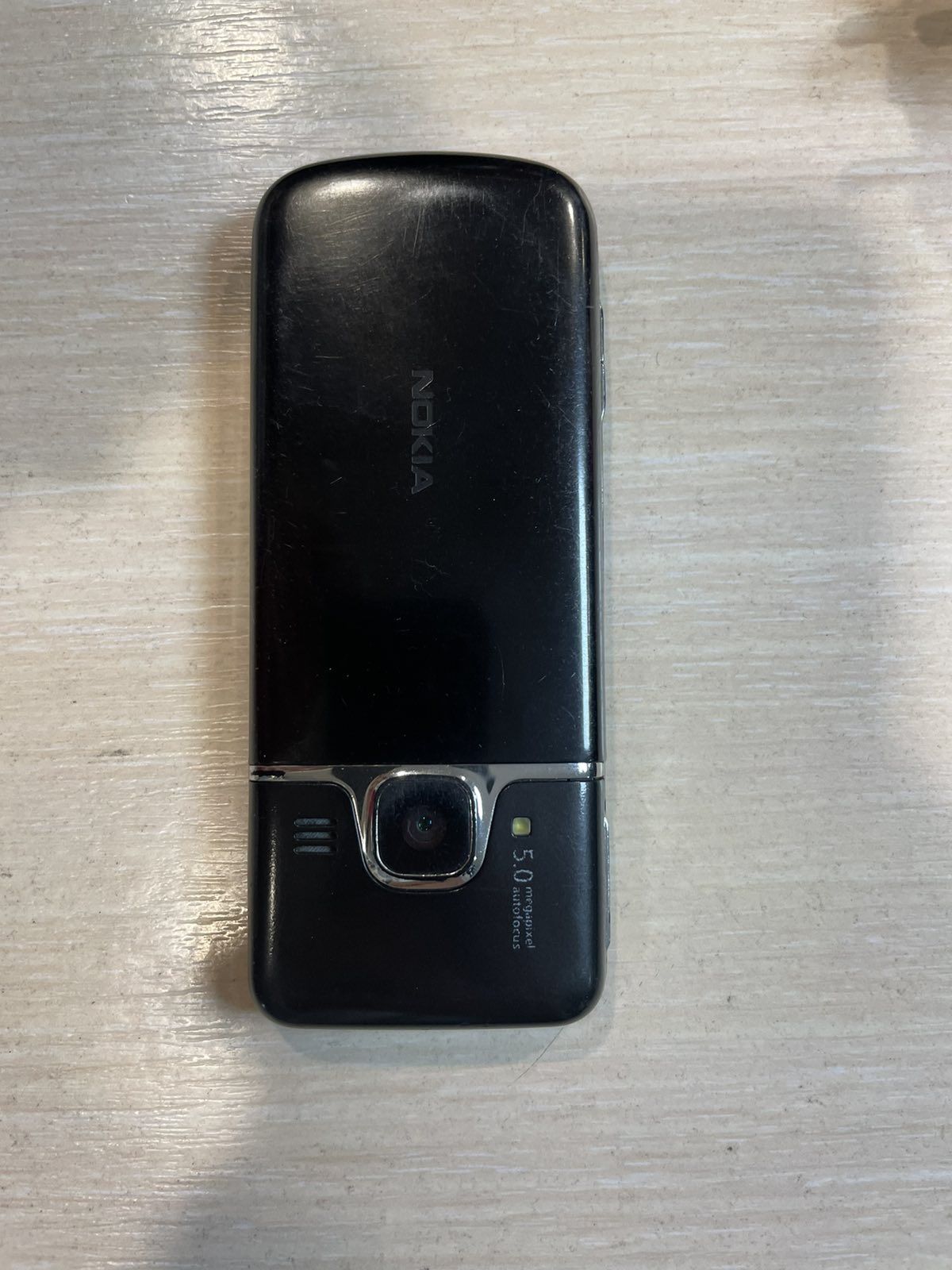 Мобильный телефон Nokia  6700