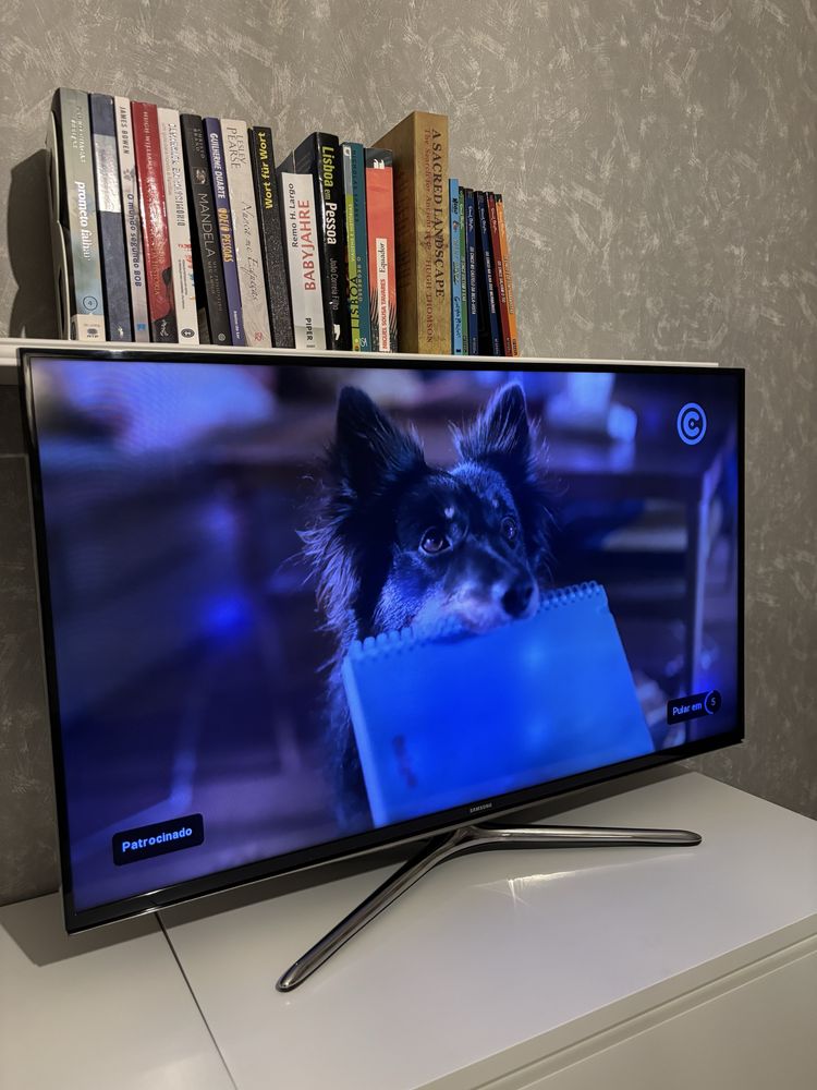 Televisão Samsung 40″ Smart-TV MANCHAS NO ECRÃ