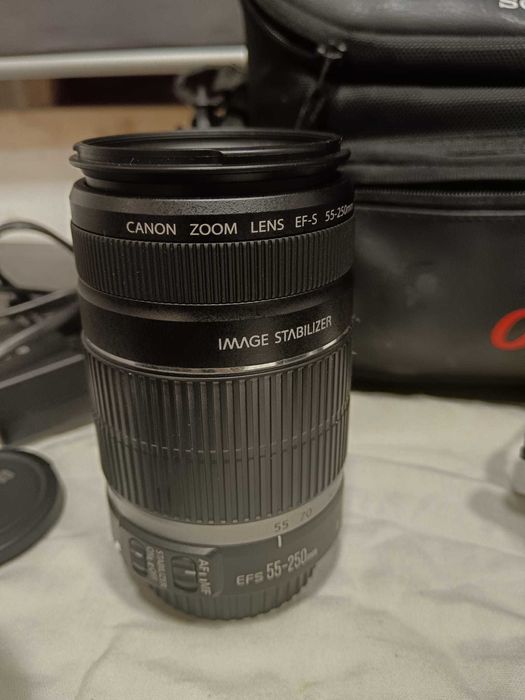 Canon EOS 550D + 2 objetivas + saco transporte