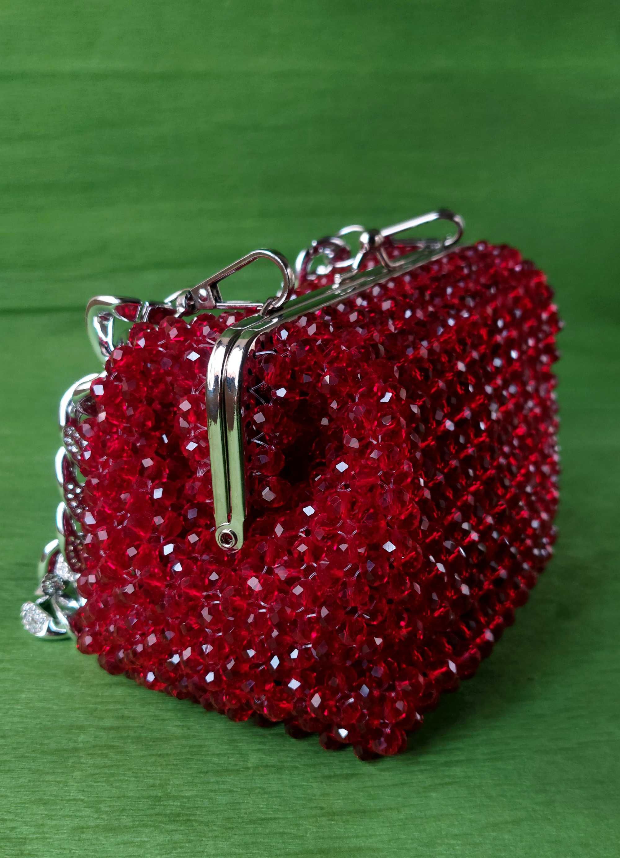 Exclusiva e Única Mala de Rubis de Vidro para Senhora