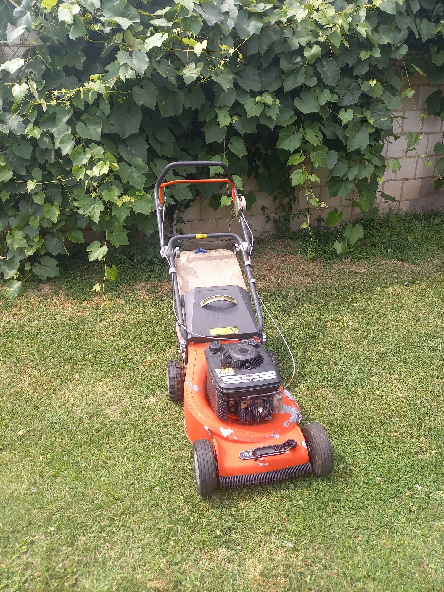Kosiarka spalinowa z napedem