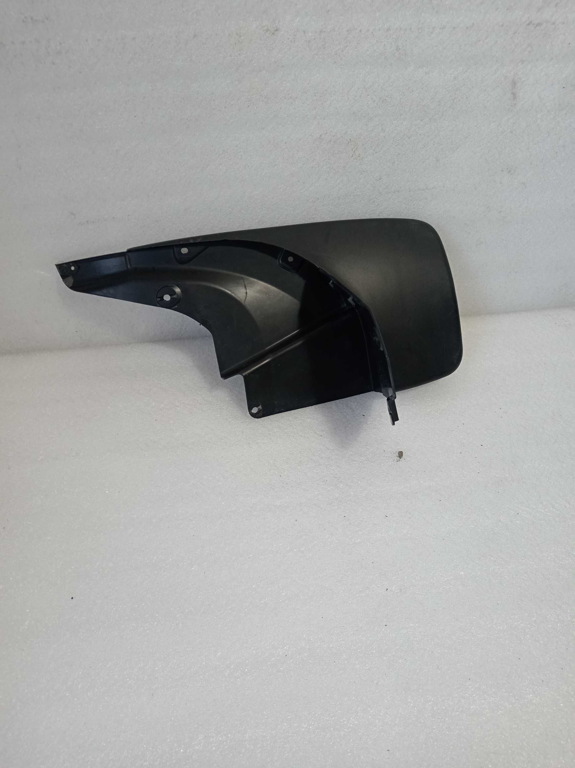 Бризговик зад R Toyota Land Cruiser Prado 150 09-