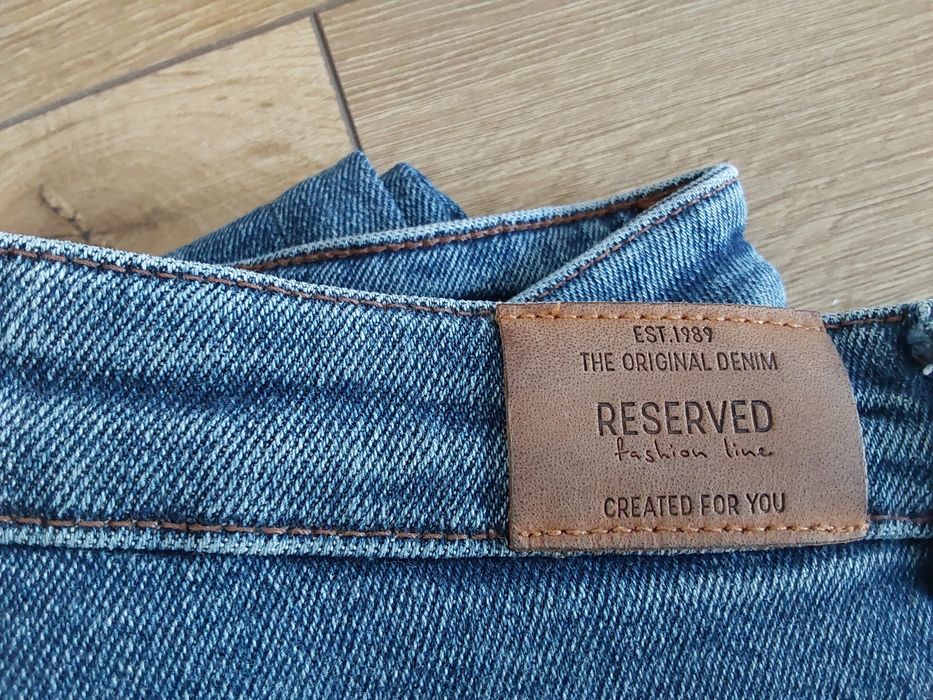Jeansy Reserved z grubszego materiału, rozmiar 38