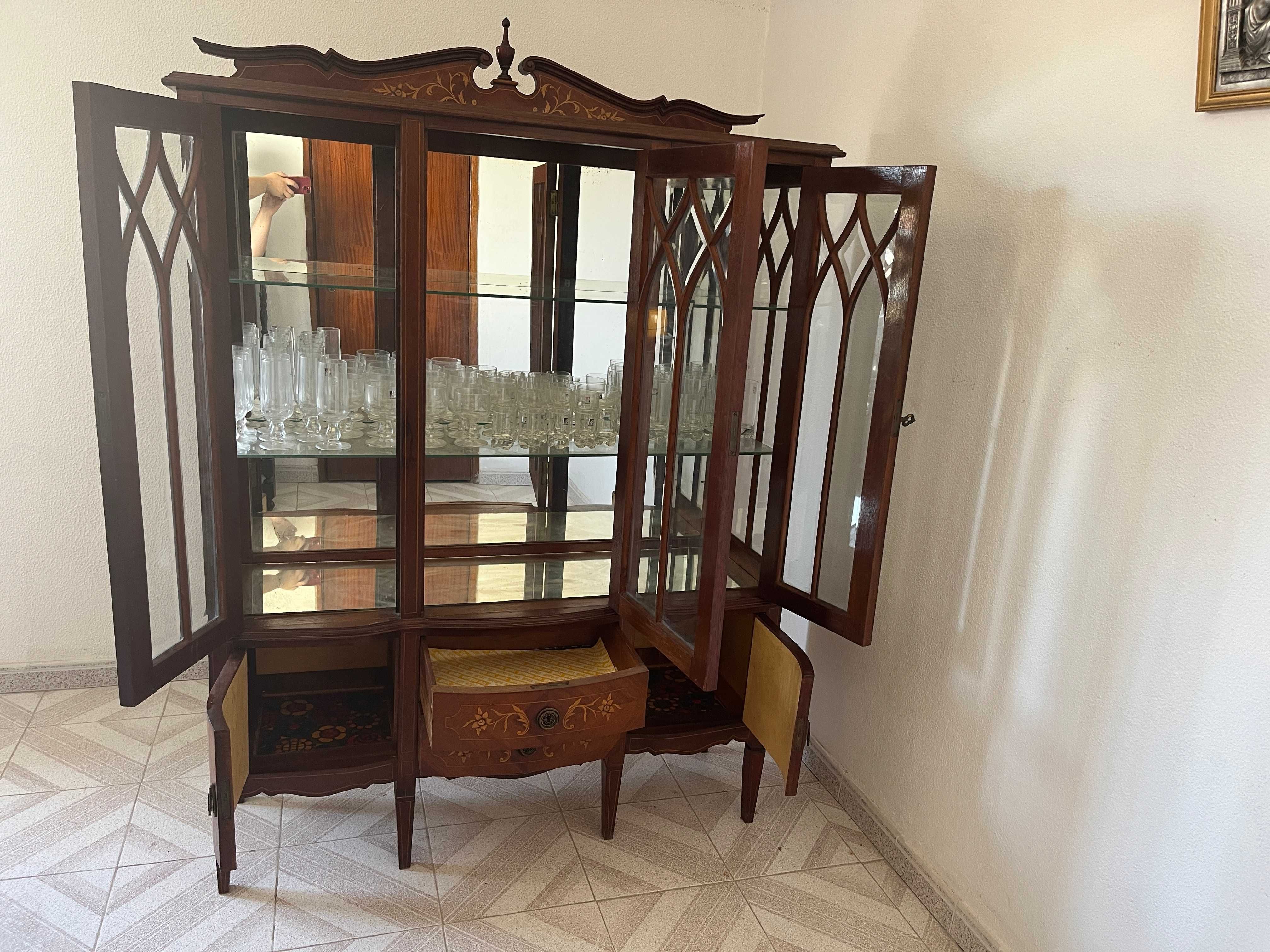 Móvel Cristaleira Vitrine Estilo D. Maria