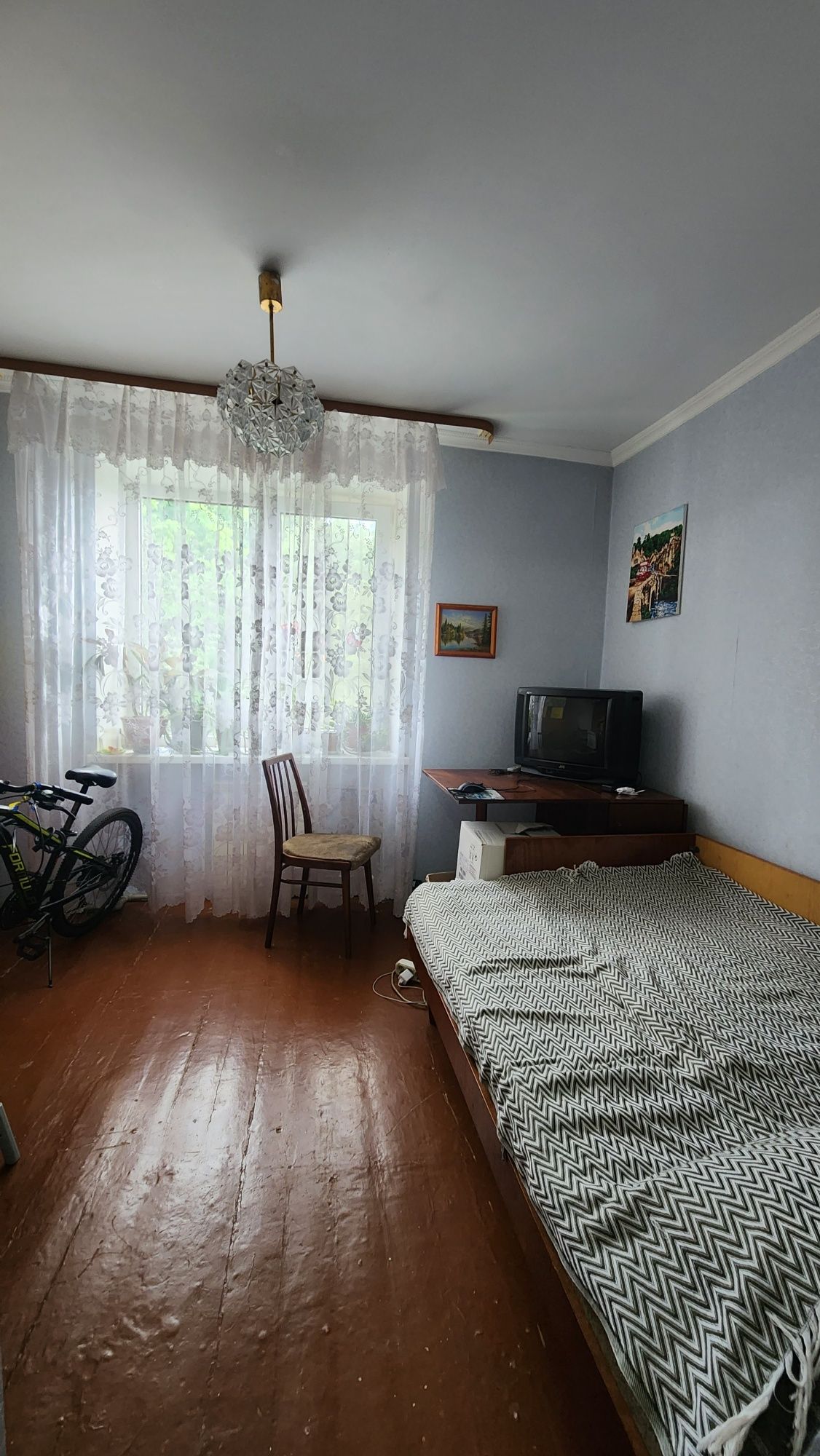 Продам 3х.квартиру м.Обухів  р-н Автошкола