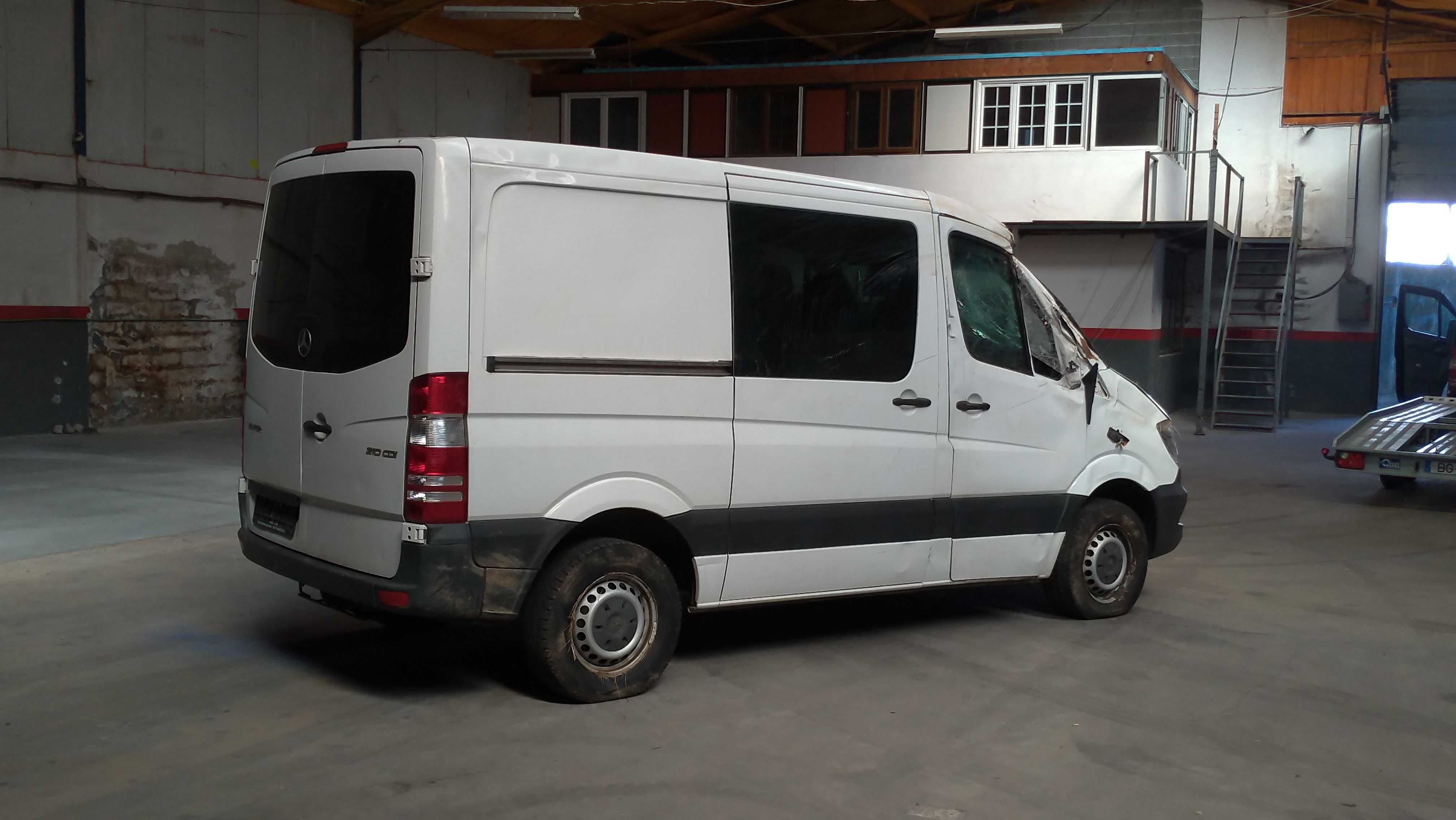 Mercedes Sprinter L1H1 (W906) de 2014 com AC para peças.