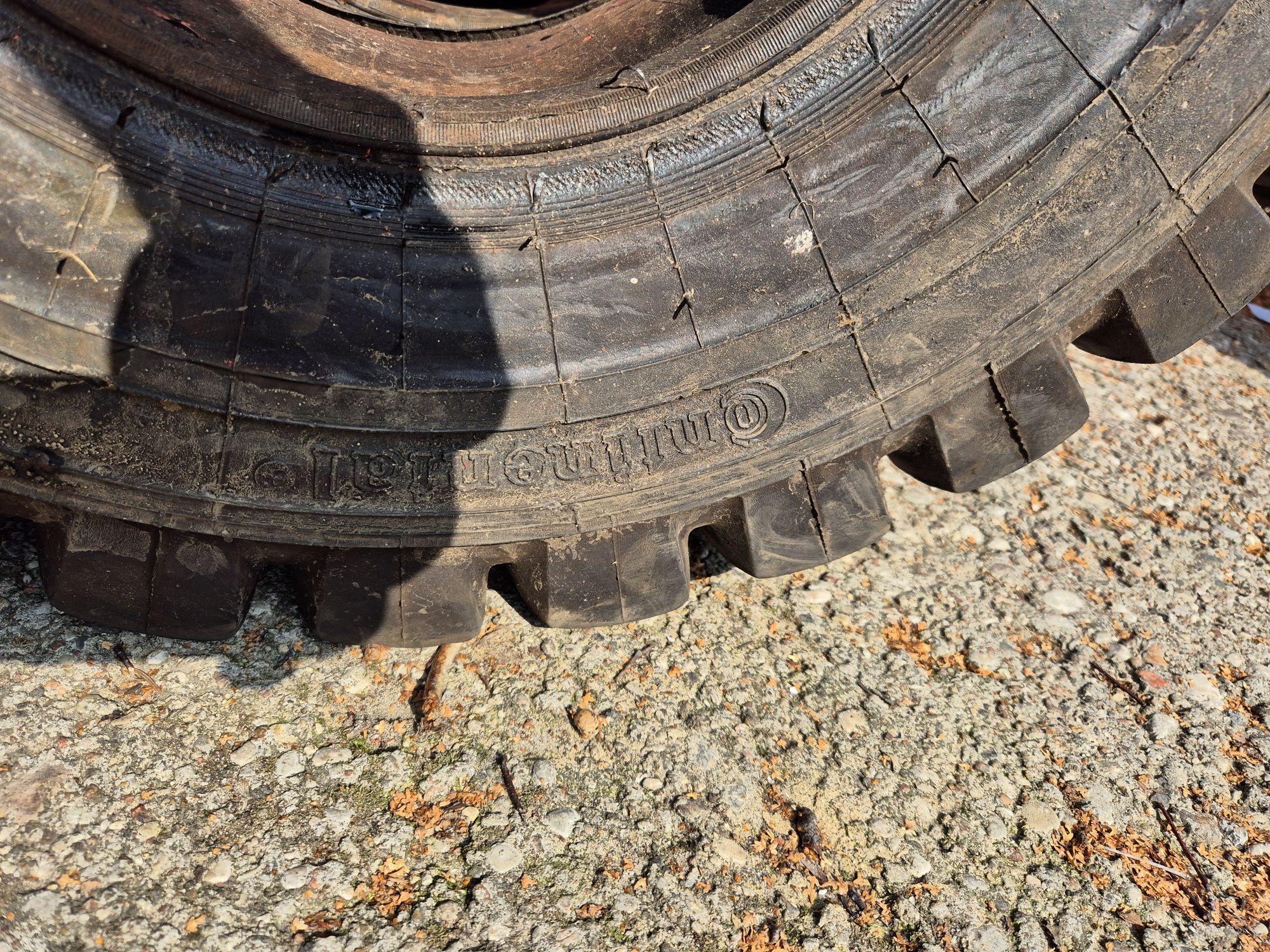 Opony 250/75-12  27x10-12