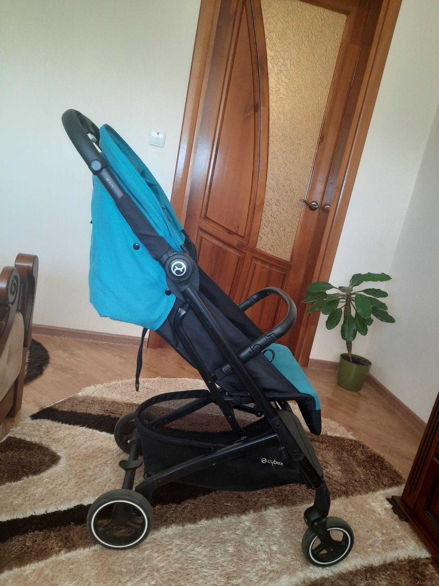 Прогулянковий візок Cybex Beezy