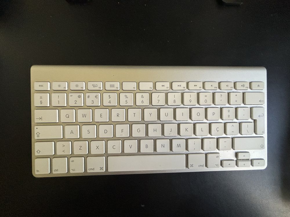 Apple Wireless Keyboard (pilhas)