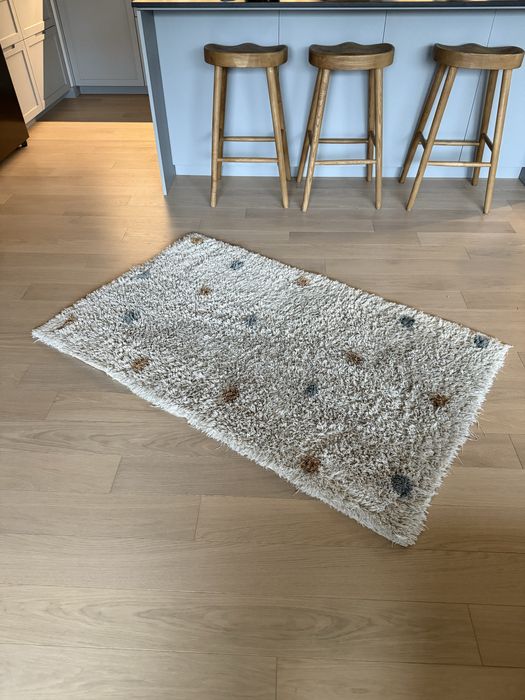 Prostokątny dywan dla dzieci w kropki Zara Home 95 x 150 cm