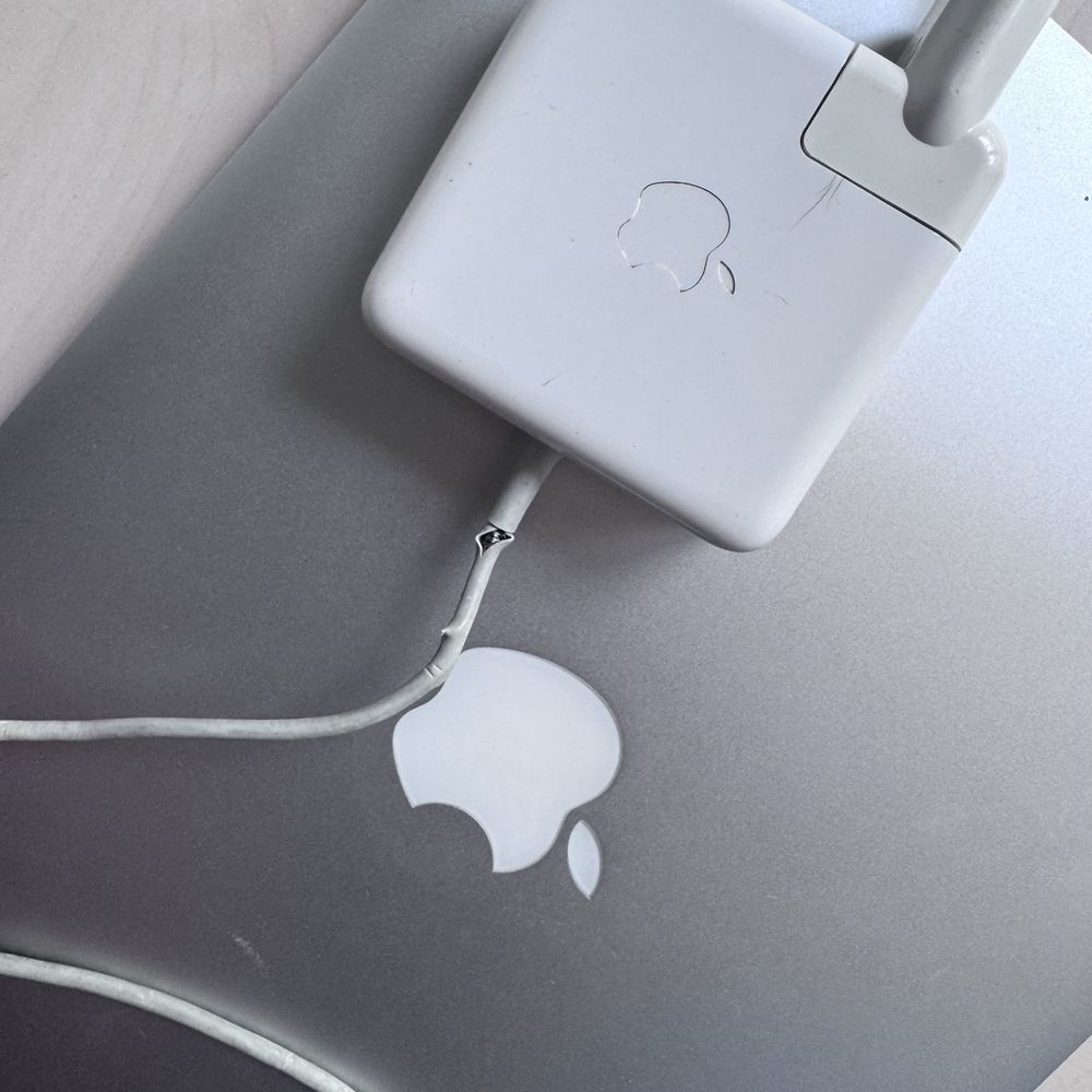 MacBook Pro 13 2015 i5 128gb