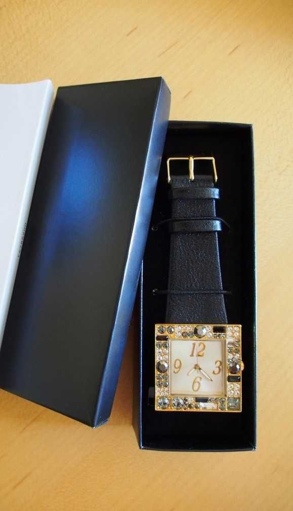 Relógio novo, na caixa original