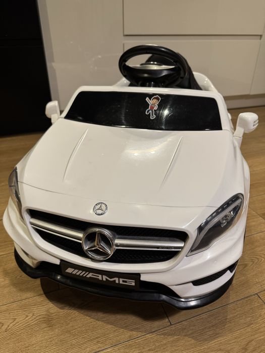 Mercedes auto na akumulator