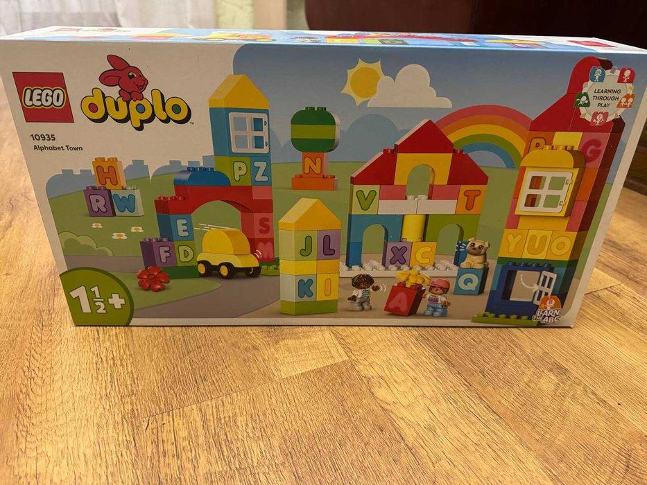 Блоковий конструктор LEGO Duplo Абеткове місто (10935)