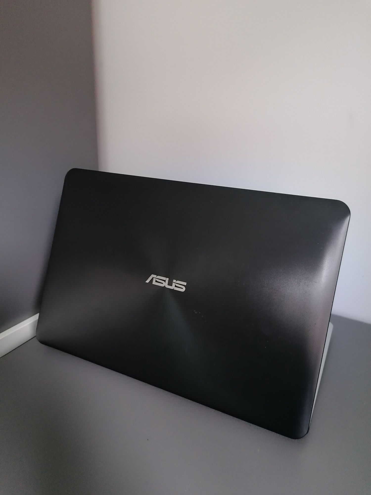 Laptop Asus A555L