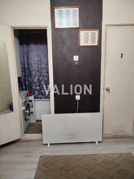 Продам 3-кімнатну квартиру біля метро *Академмістечко*