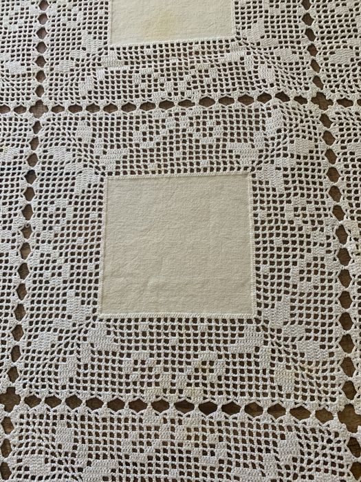 Taolha de mesa feita a mao ,nova