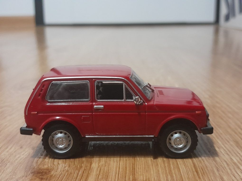 VAZ 2121 Niva + GAZ M-20 Pobieda 1:43 Kultowe Auta Prl-u