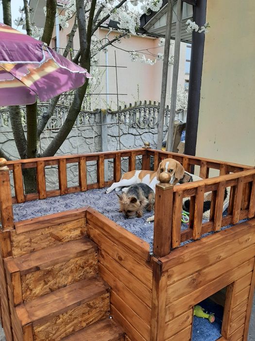 Продам будку для собак.