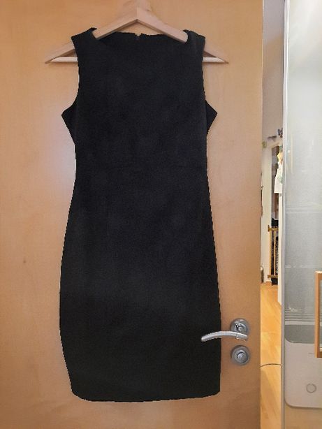 Czarna sukienka ołówkowa w rzucik rozmiar 34