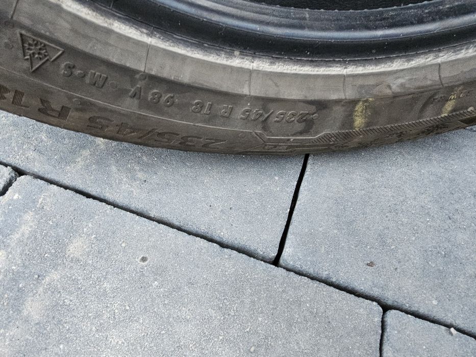 Opony Barum 235/45 R18 2021r zimowe 2szt