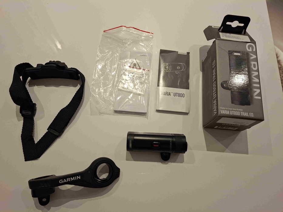 lampka Garmin Varia UT800 Trail Edition + uchwyt Garmin na ramę