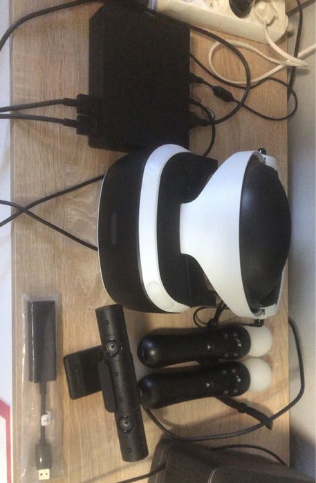 PS4 PRO + 2 pady + PSVR (cały zestaw) + Gry