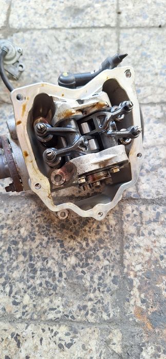 Piaggio 125 x 7 x8 x 9 x evo  Beverly Głowica wałek rozrządu