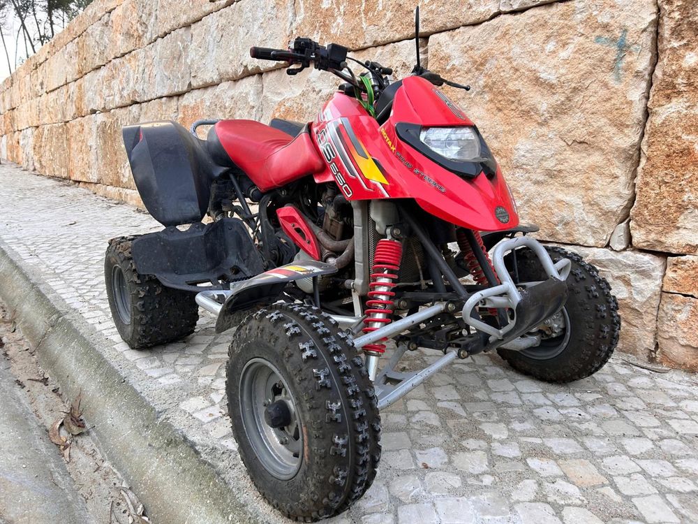 Moto 4 em bom estado Bombardie