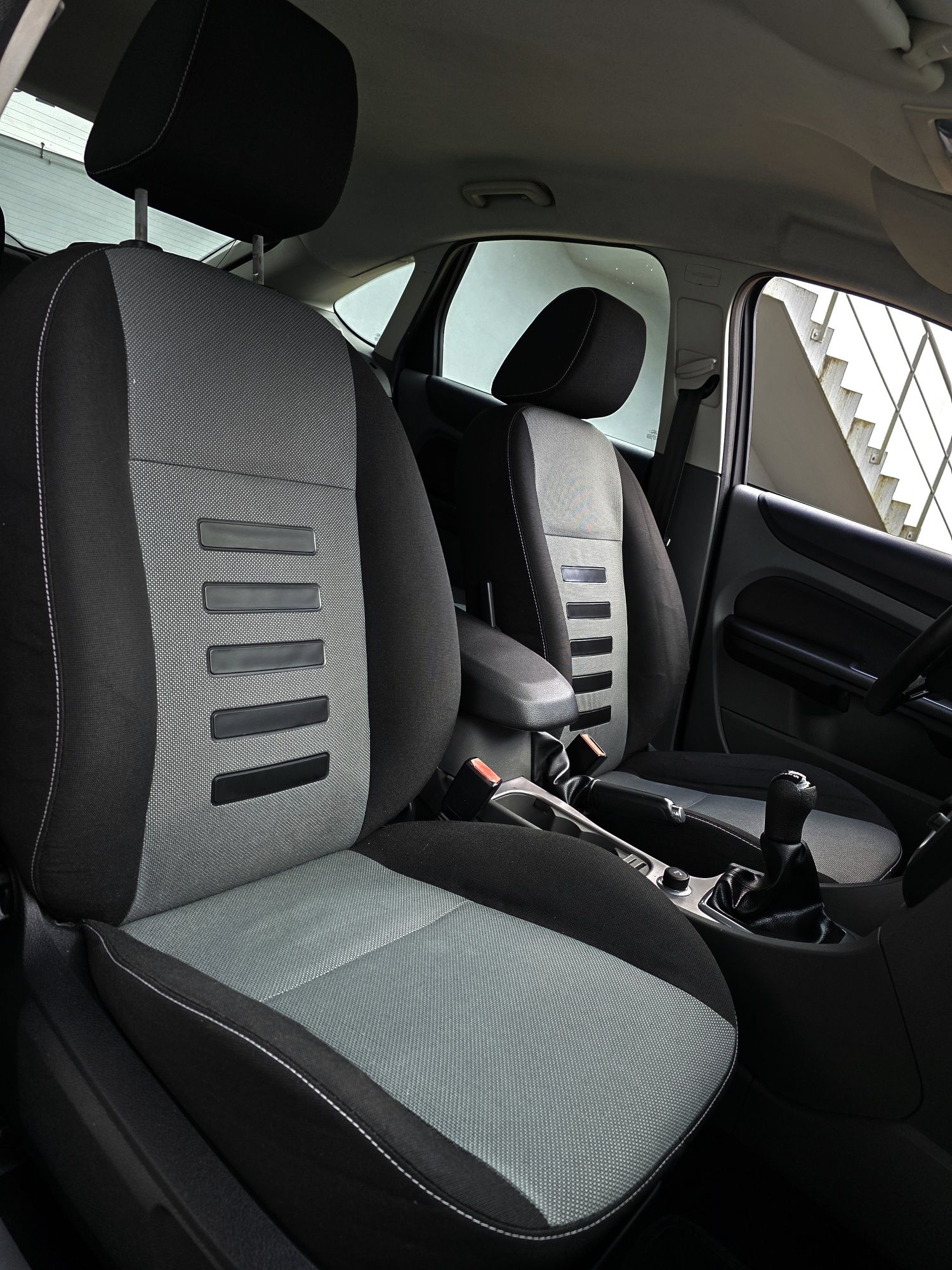 FORD FOCUS Trend 1.6TDCI 90CV - Desde 90€/mês - Garantia