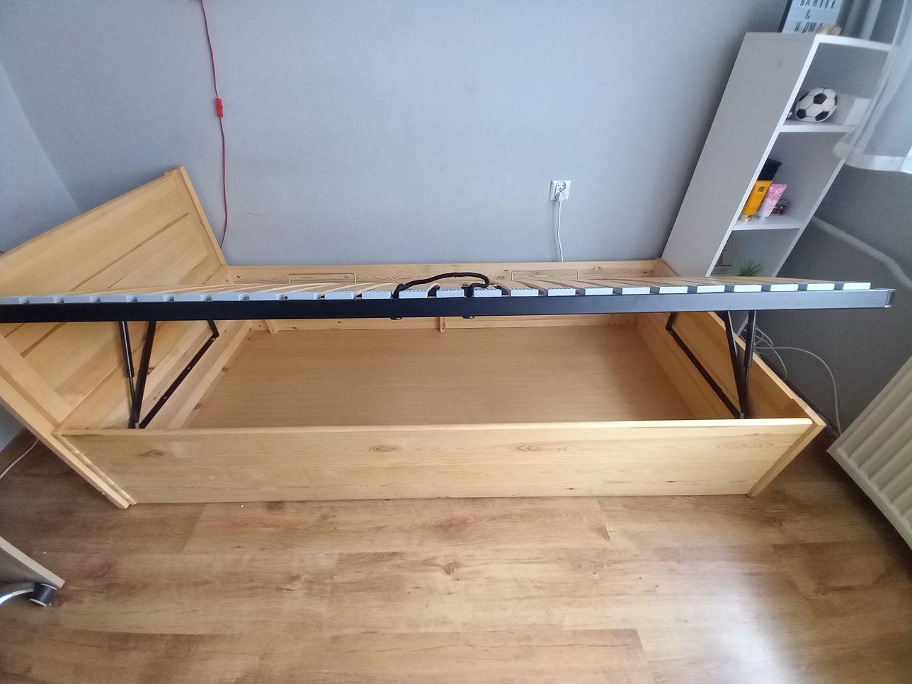 Łóżko sosnowe 90×200 z materacem