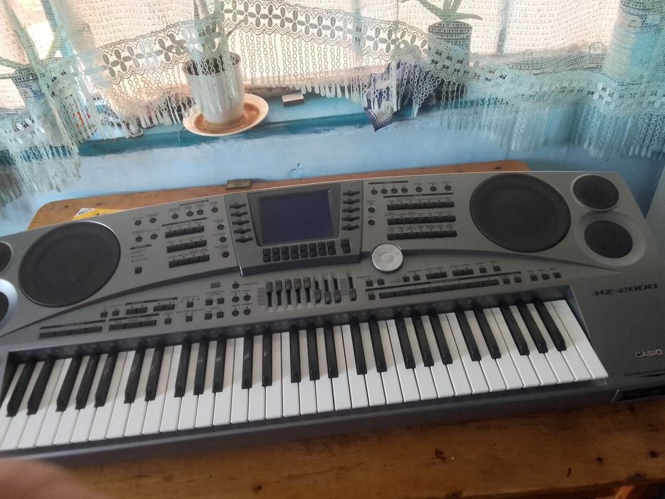 Синтезатор, касио, м, з, т, 2000,