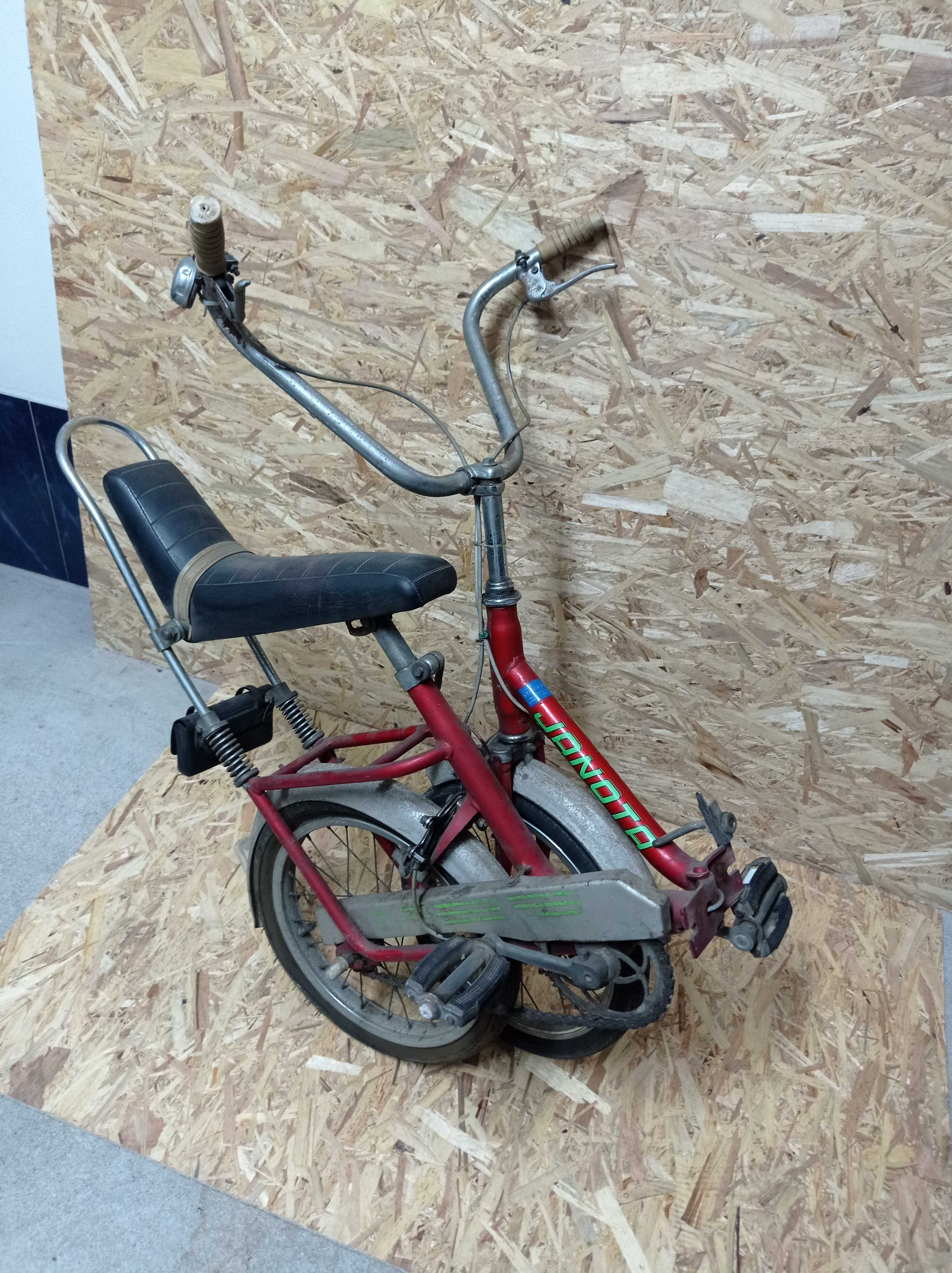 Bicicleta de criança antiga