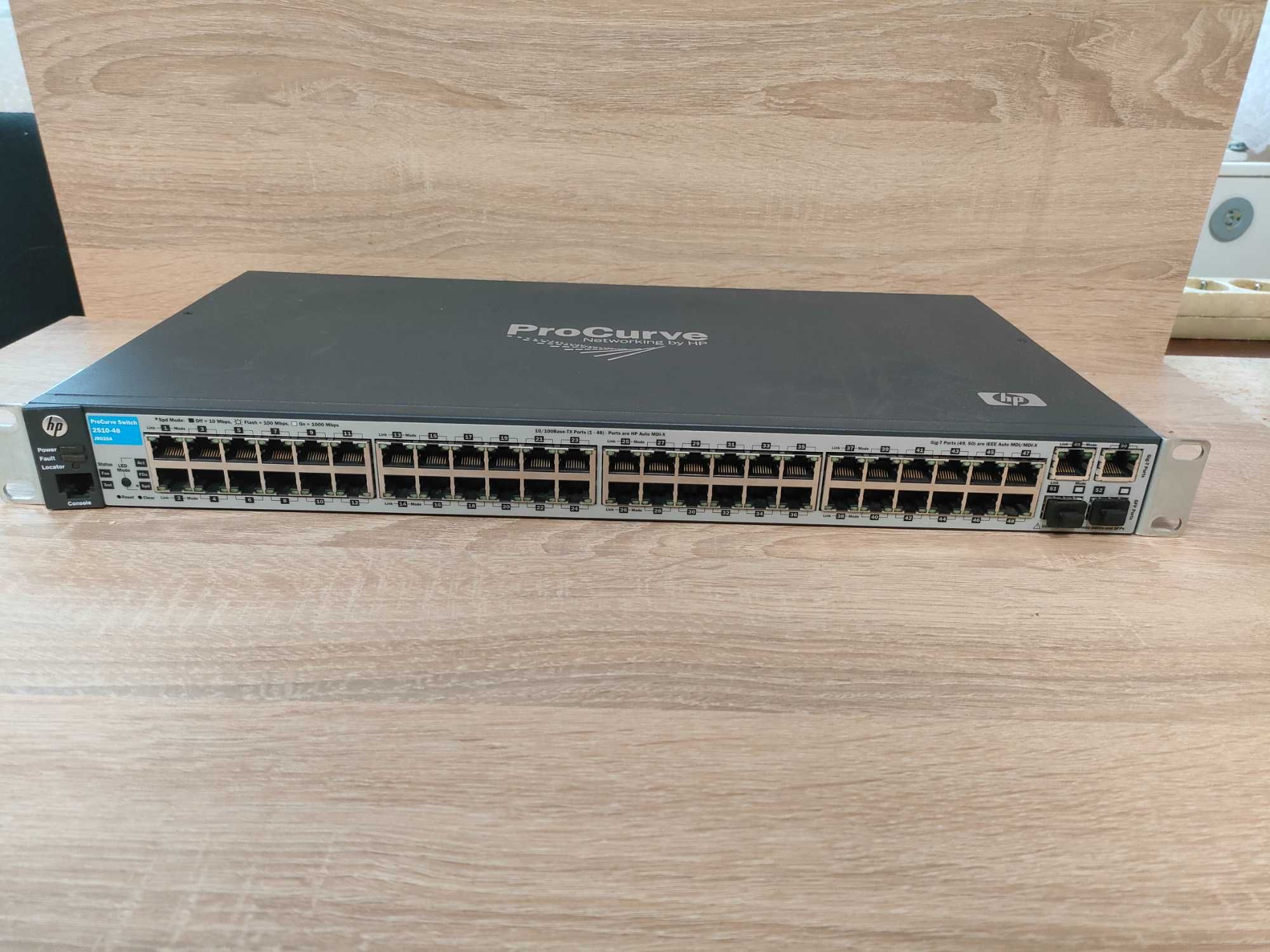 Switch HP ProCurve J9020A