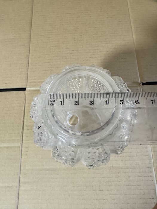 Abajur campânulas antigas em vidro trabalhado 2 formatos diferentes